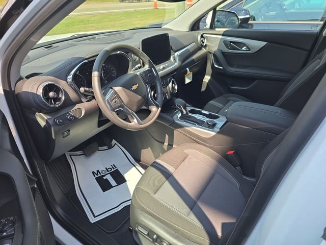 New 2026 Chevrolet Blazer LT - photo - 11