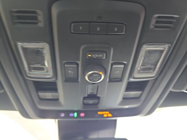 Pre-Owned 2023 GMC Yukon Denali - photo - 23