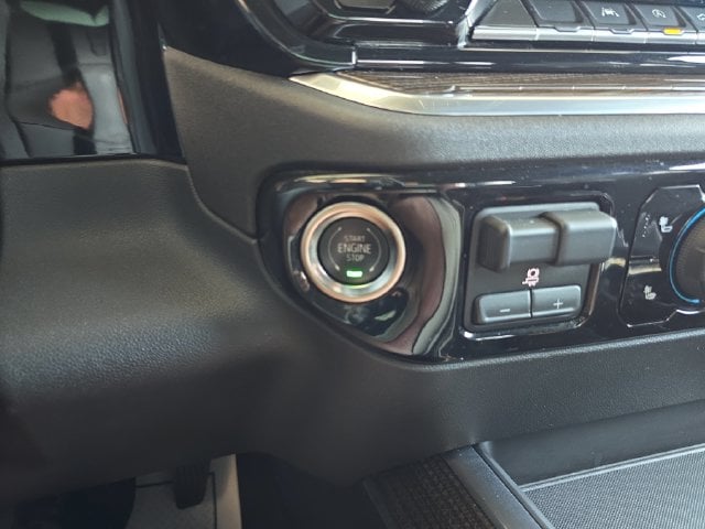 Pre-Owned 2025 Chevrolet Silverado 1500 LT - photo - 22