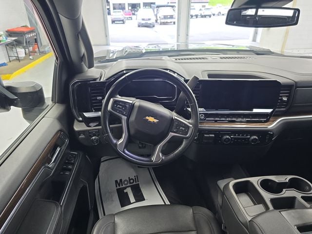 Pre-Owned 2024 Chevrolet Silverado 2500HD LT - photo - 11