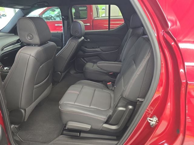 Pre-Owned 2023 Chevrolet Traverse RS - photo - 9