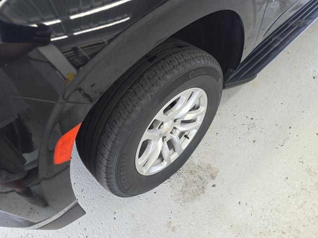 Pre-Owned 2023 Chevrolet Tahoe LT - photo - 8