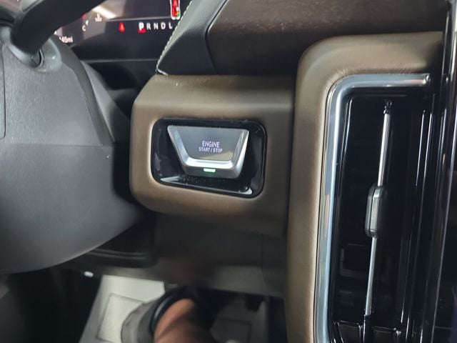 Pre-Owned 2025 GMC Yukon Denali Ultimate - photo - 25