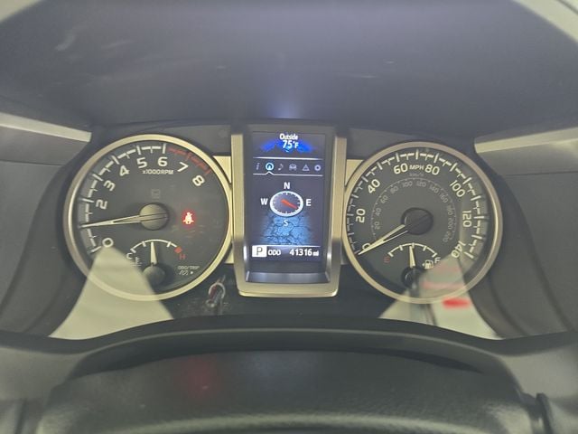 Pre-Owned 2023 Toyota Tacoma Limited - photo - 17