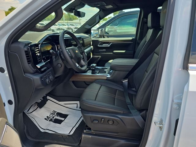 New 2026 Chevrolet Silverado 1500 High Country - photo - 13