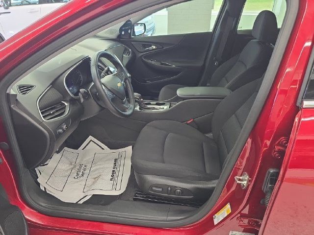 Pre-Owned 2025 Chevrolet Malibu RS - photo - 12