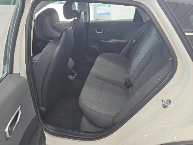 Pre-Owned 2025 Kia K4 LXS - photo - 9