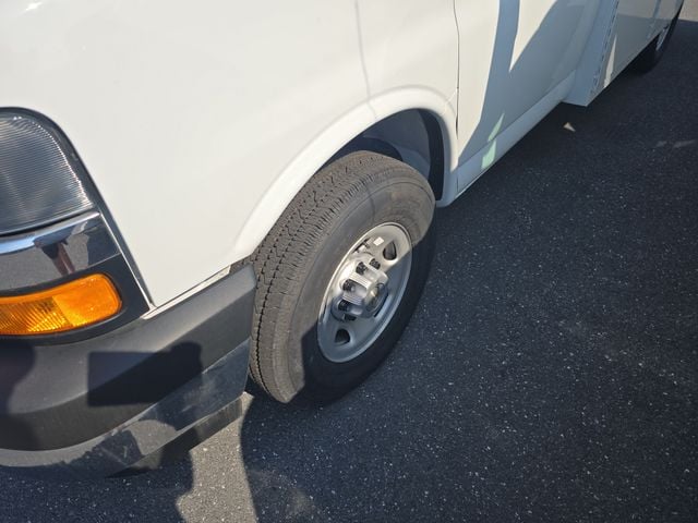 New 2026 Chevrolet Express 3500 Work Van - photo - 9