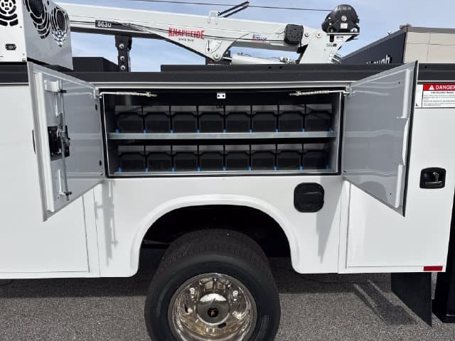 New 2024 Chevrolet Silverado 6500HD 1WT - photo - 22