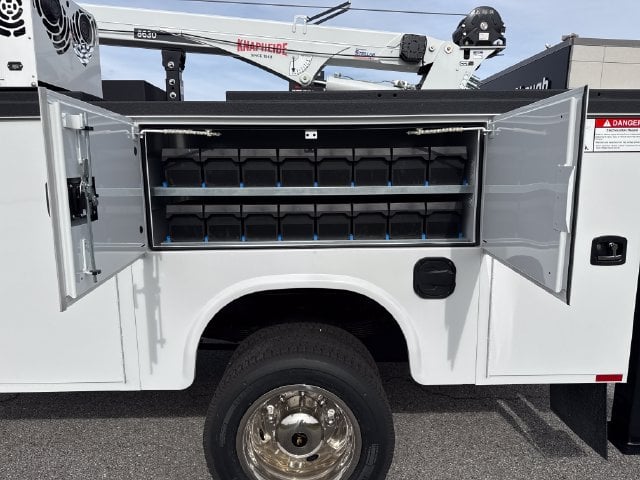 New 2024 Chevrolet Silverado 6500HD 1WT - photo - 22