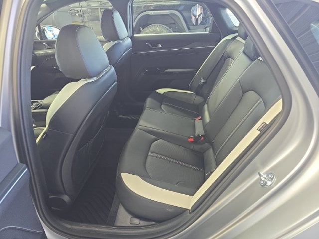 Pre-Owned 2025 Kia K5 GT-Line - photo - 9