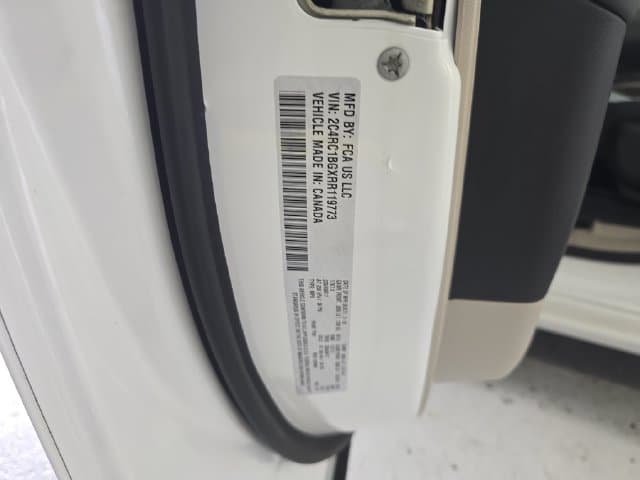 Pre-Owned 2024 Chrysler Pacifica Touring L - photo - 13