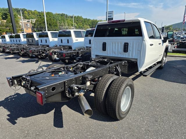 New 2026 GMC Sierra 3500HD Pro - photo - 4