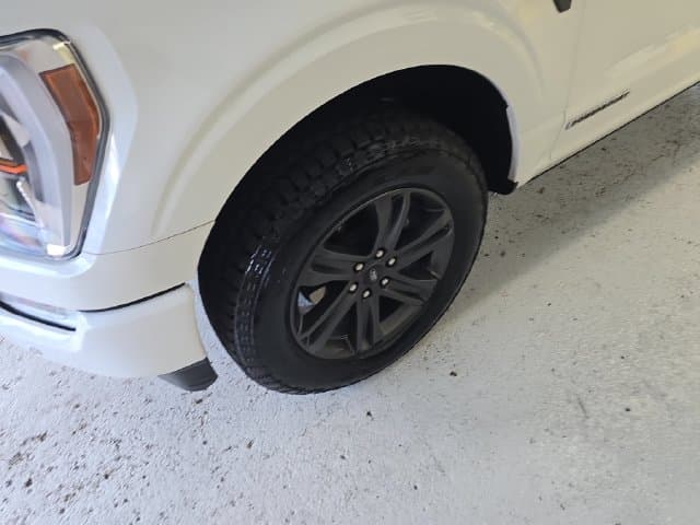 Pre-Owned 2023 Ford F-150 Lariat - photo - 8