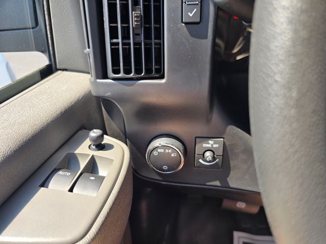 New 2026 Chevrolet Express 2500 Work Van - photo - 18