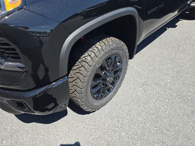 New 2026 Chevrolet Silverado 2500HD LT - photo - 9