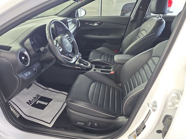 Pre-Owned 2024 Kia Forte GT-Line - photo - 13