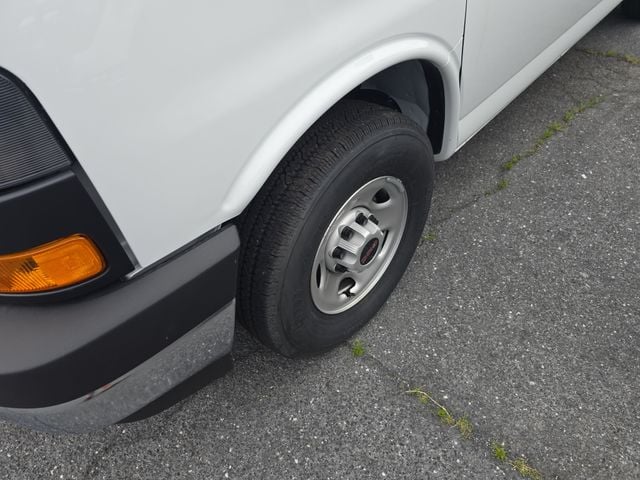 New 2026 GMC Savana 2500 Work Van - photo - 13