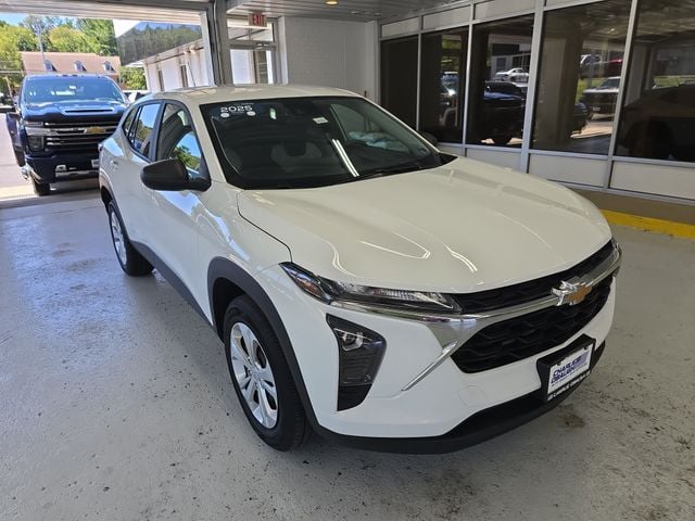 Pre-Owned 2025 Chevrolet Trax LS - photo - 6