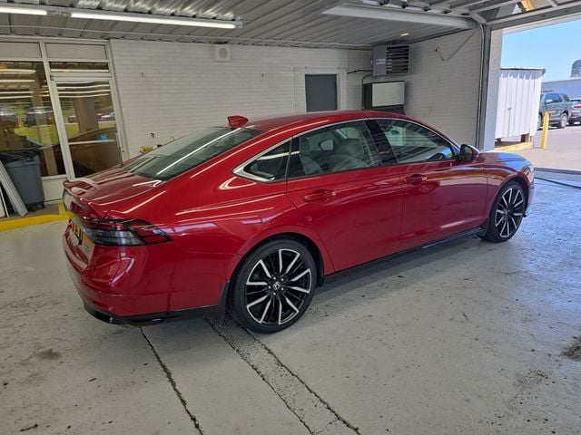 Pre-Owned 2025 Honda Accord Hybrid Touring - photo - 5