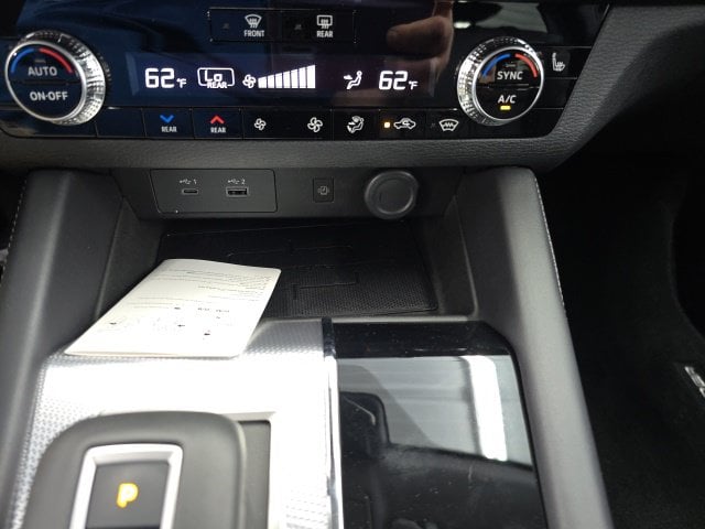 Pre-Owned 2024 Mitsubishi Outlander SEL - photo - 29