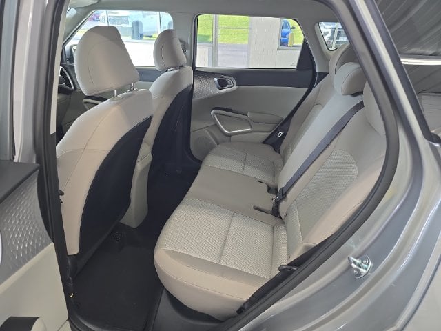 Pre-Owned 2024 Kia Soul LX - photo - 9