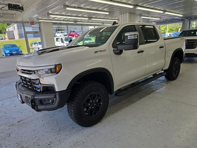 Pre-Owned 2024 Chevrolet Silverado 1500 ZR2 - photo - 1