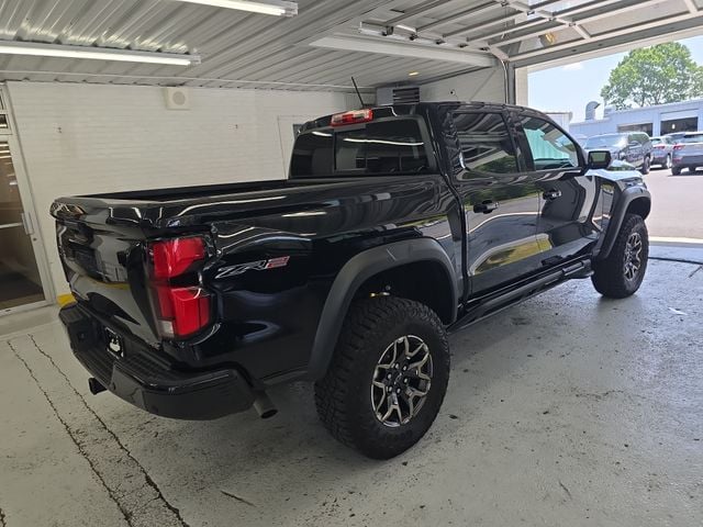 Pre-Owned 2024 Chevrolet Colorado ZR2 - photo - 5
