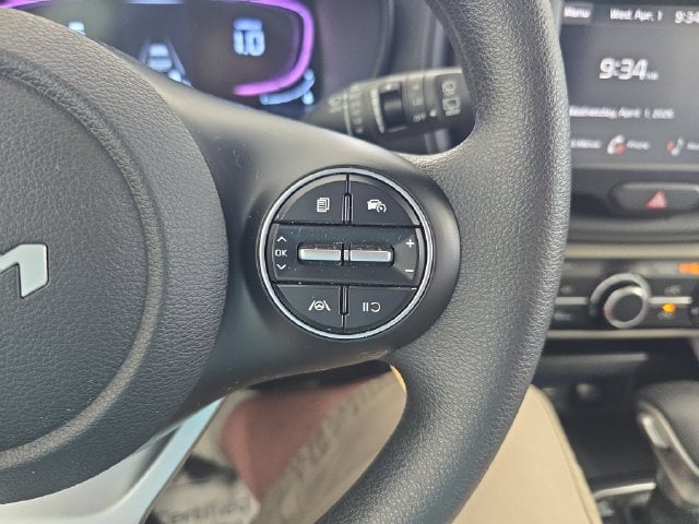 Pre-Owned 2024 Kia Soul LX - photo - 17