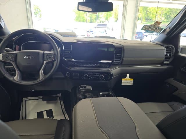Pre-Owned 2024 Chevrolet Silverado 1500 ZR2 - photo - 10