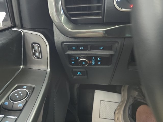 Pre-Owned 2023 Ford F-150 XLT - photo - 19