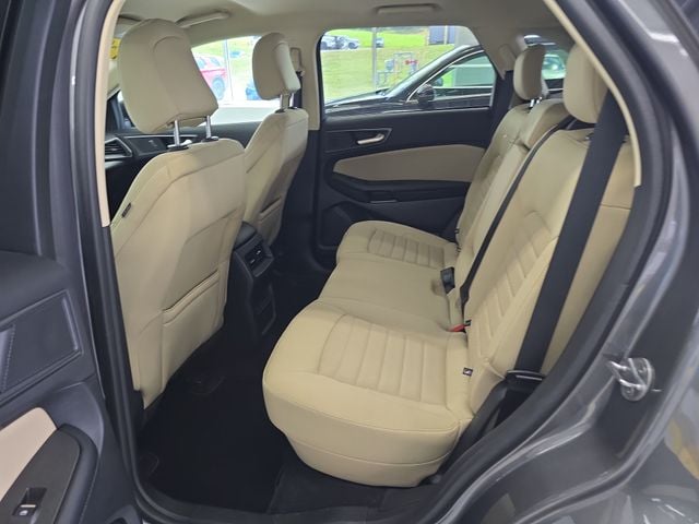 Pre-Owned 2024 Ford Edge SE - photo - 9