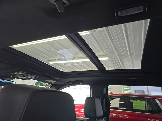 Pre-Owned 2023 GMC Yukon Denali - photo - 13