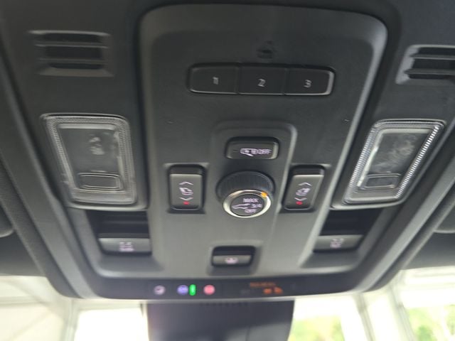 Pre-Owned 2023 GMC Yukon AT4 - photo - 22
