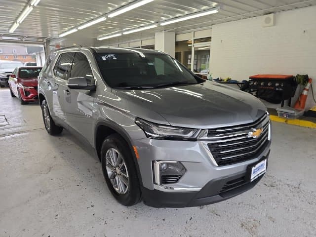 Pre-Owned 2023 Chevrolet Traverse LT - photo - 6