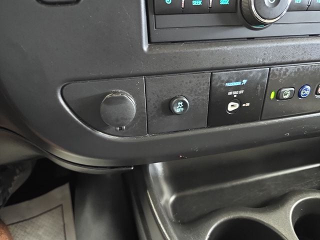 Pre-Owned 2025 GMC Savana 3500 LT - photo - 23