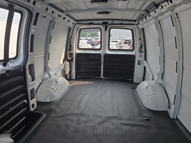 New 2026 GMC Savana 2500 Work Van - photo - 10