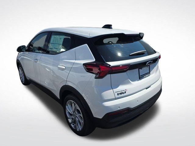 New 2027 Chevrolet Bolt EV LT - photo - 2
