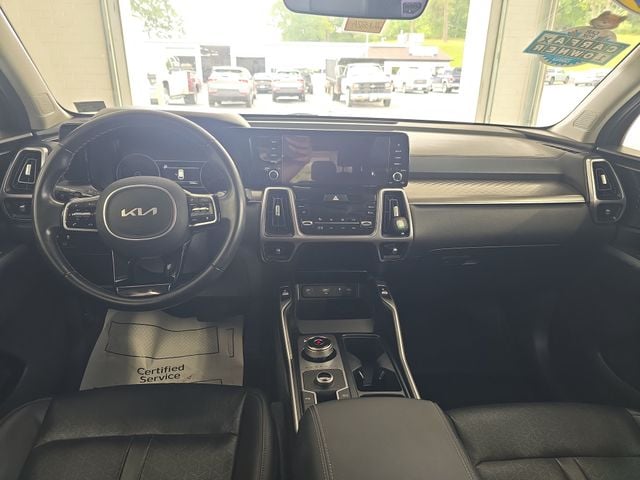 Pre-Owned 2023 Kia Sorento Hybrid EX - photo - 10