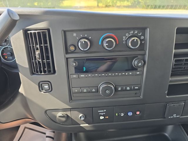 New 2025 GMC Savana 3500 Work Van - photo - 8