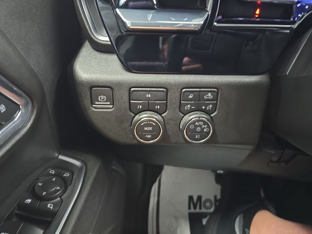 Pre-Owned 2024 Chevrolet Silverado 2500HD LT - photo - 19