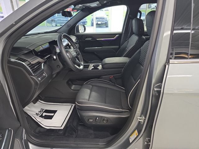 Pre-Owned 2026 GMC Acadia Denali - photo - 12