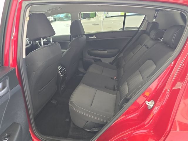 Pre-Owned 2020 Kia Sportage LX - photo - 9