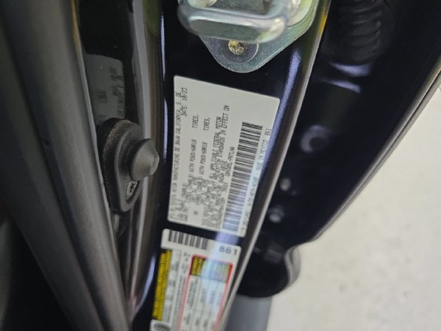 Pre-Owned 2023 Toyota Tacoma Limited - photo - 14