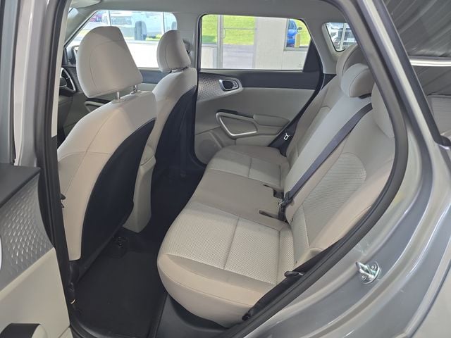 Pre-Owned 2024 Kia Soul LX - photo - 9