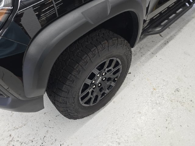 Pre-Owned 2024 Chevrolet Colorado Trail Boss - photo - 8