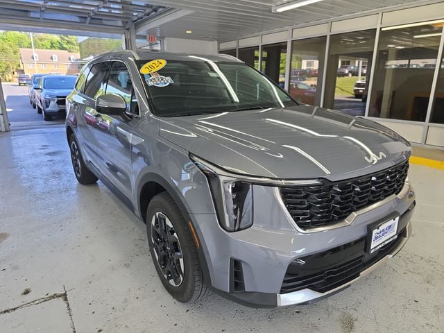 Pre-Owned 2024 Kia Sorento S - photo - 6