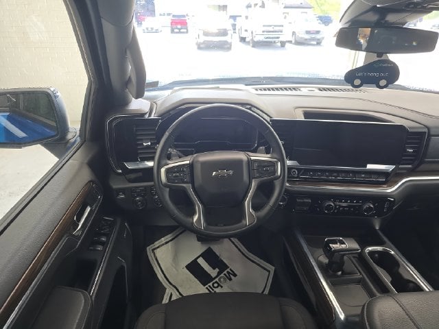 Pre-Owned 2024 Chevrolet Silverado 1500 RST - photo - 11
