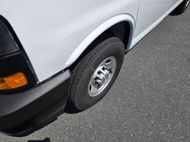 New 2026 Chevrolet Express 2500 Work Van - photo - 11