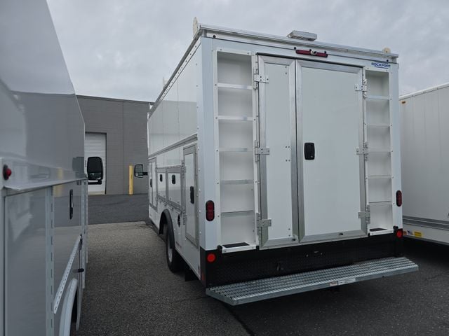 New 2025 GMC Savana Cutaway 4500 4500 Van - photo - 2